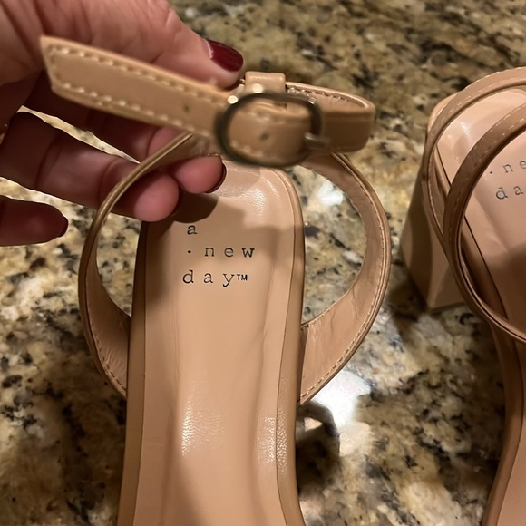 Women’s A New Day Shannon Heels, Size 7, Tan with Memory Foam Insole - Picture 6 of 7